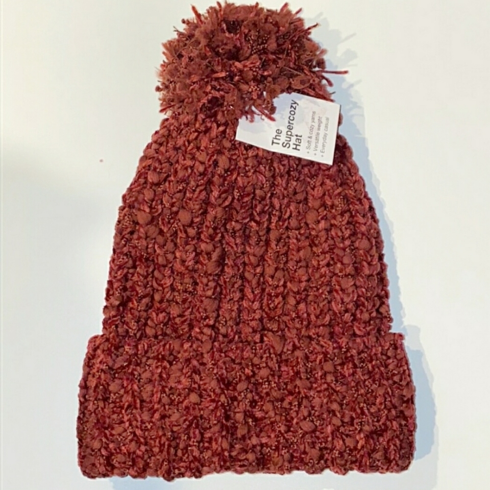 Sonoma women's supercozy burgundy beanie pom pom hat NWT